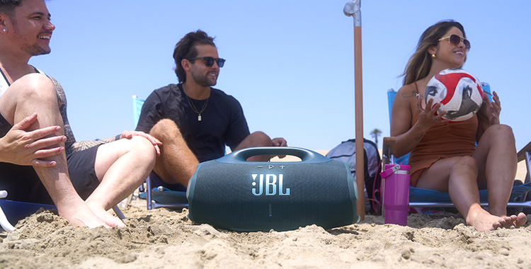 LS_JBL_BoomBox_4_Lifestyle_02_904x560px
