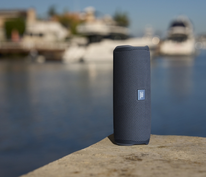 JBL lança Flip Essential 3 SE no Brasil com graves potentes e