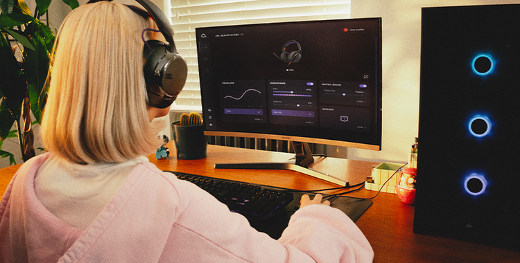 JBL_Quantum_250-lifestyle02-black