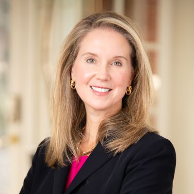 Kelli Ferry Headshot