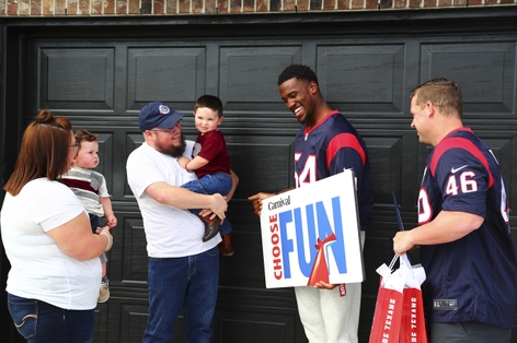Carnival-Cruise-Line-Veterans-Day-Surprise-Jon-Weeks_Jacob-Martin_Operation-Homefront-Woodard-Family