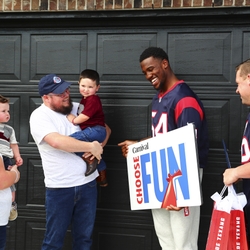 Carnival-Cruise-Line-Veterans-Day-Surprise-Jon-Weeks_Jacob-Martin_Operation-Homefront-Woodard-Family