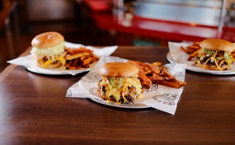 Funderstruck-Nacho-Burger-scaled