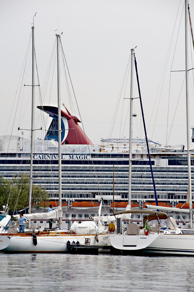 ship_magic_italy_monfalcone_042211_DSC5199