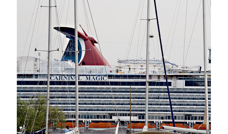 ship_magic_italy_monfalcone_042211_DSC5199