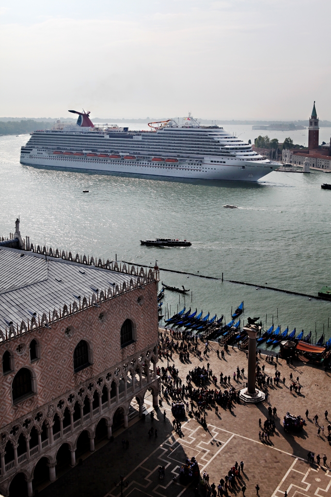 Carnival Magic 8