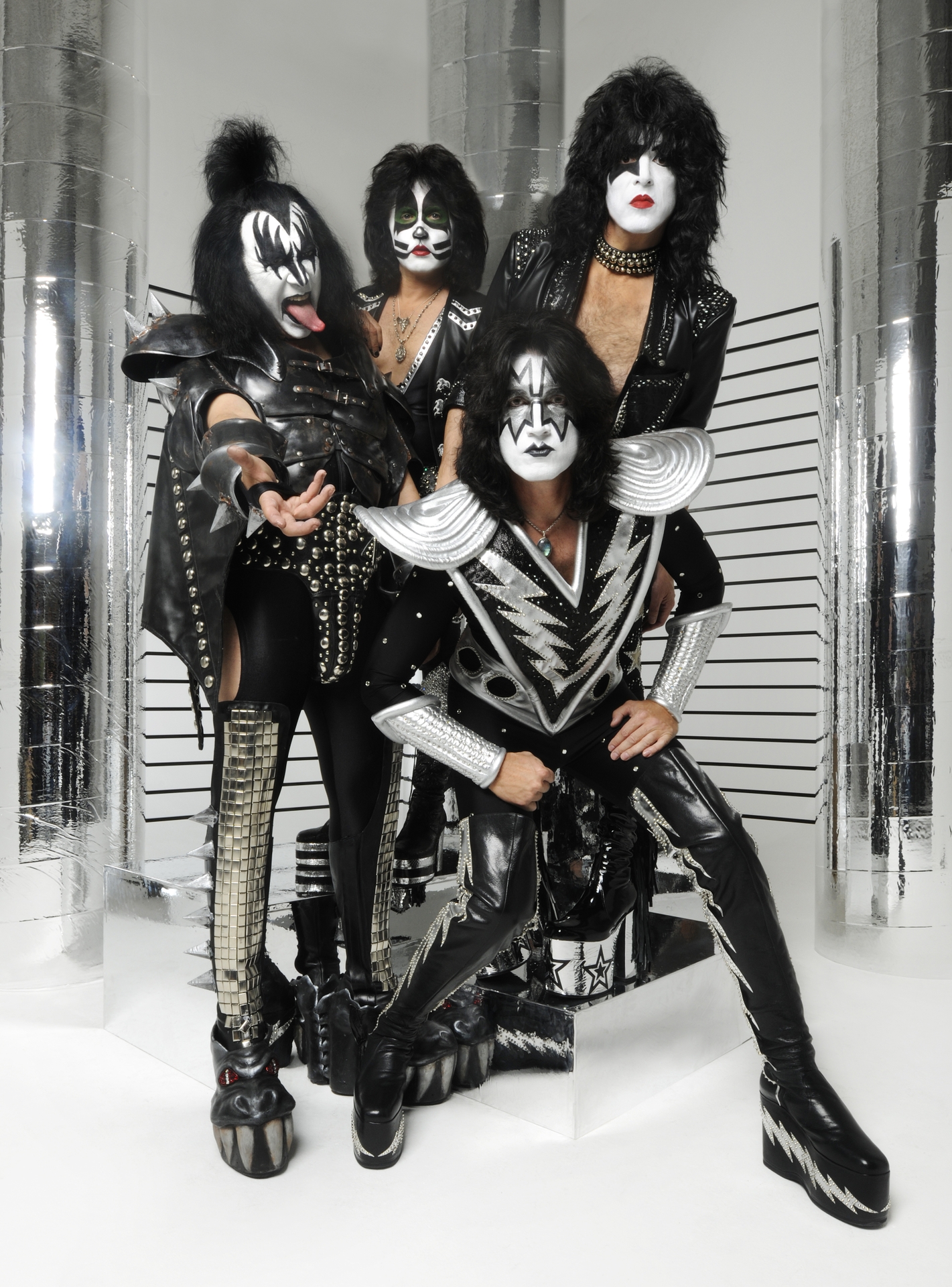 KISS2009_white2-437