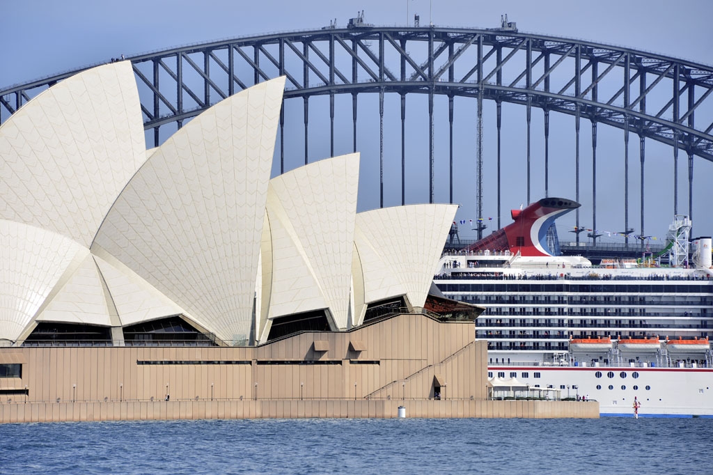 ship_spirit_sydney_101712_DSC1459