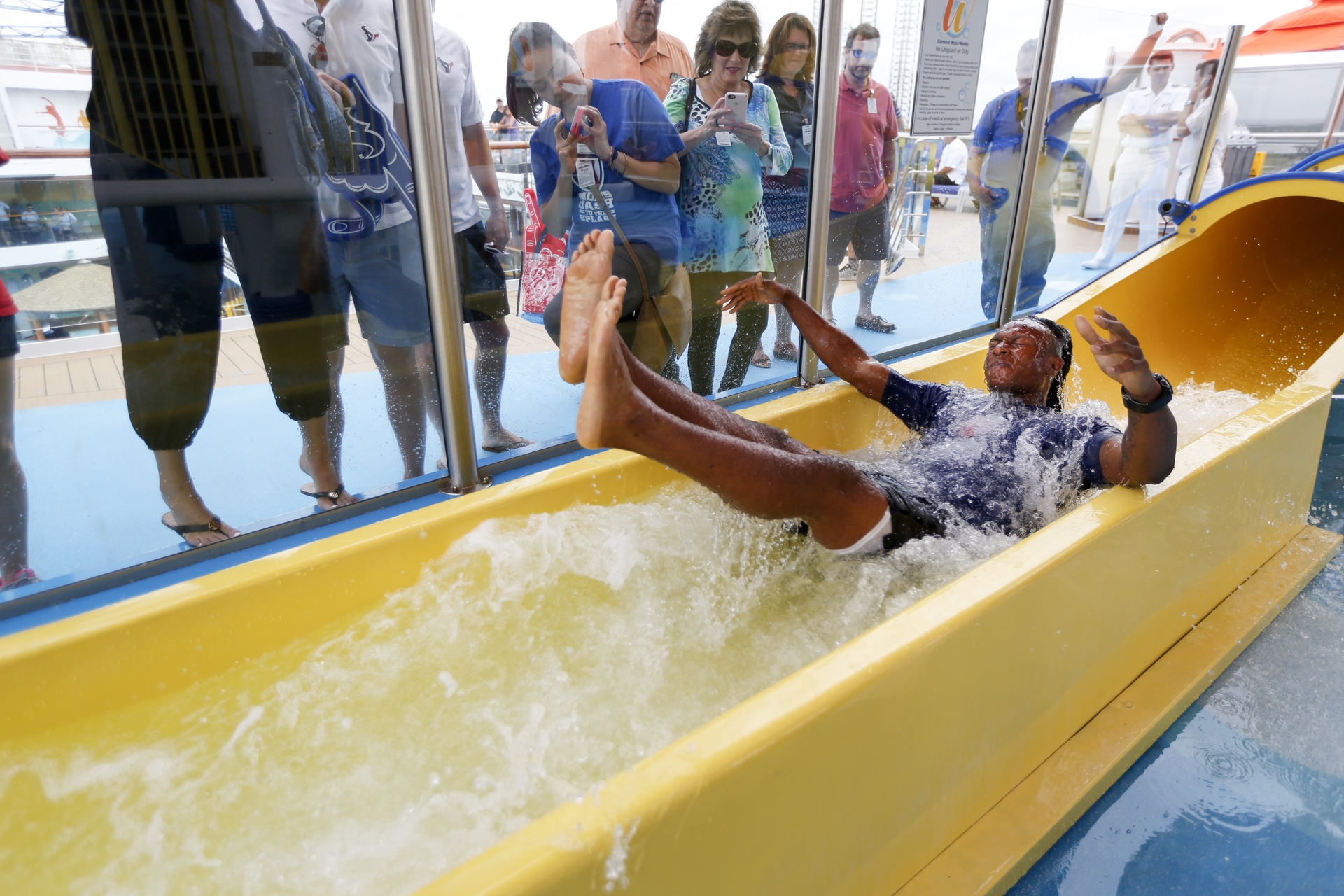 Moms Dash to the Splash