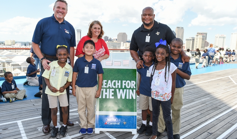 Deuce McAllister Hosts Read &amp; Rise
