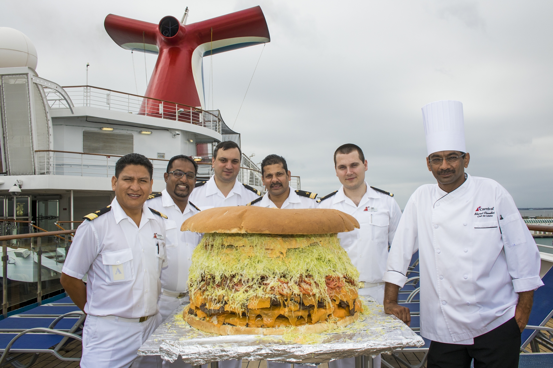 Carnival_Guys_Hamburger_deck_IAM_IMG_8418