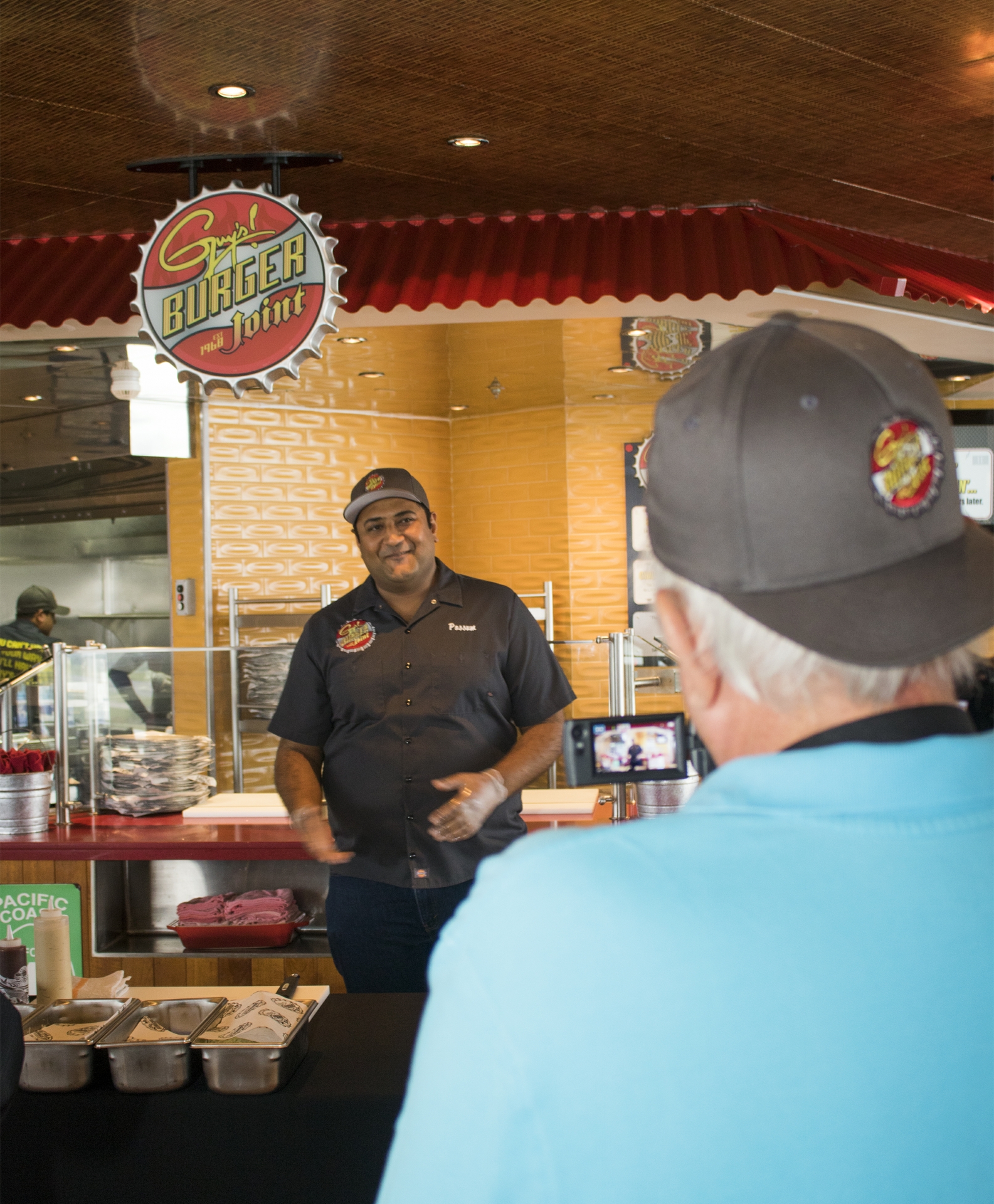 Carnival_Guys_Hamburger_prep_IAM_IMG_8309