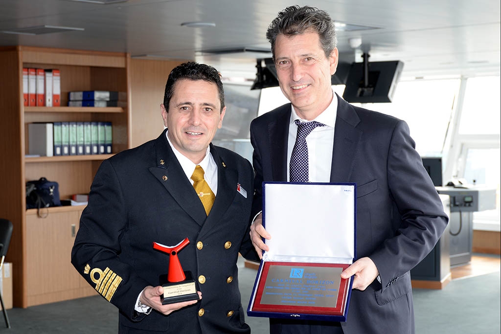 ship_HZ_Ceremony_20130101P15_0057