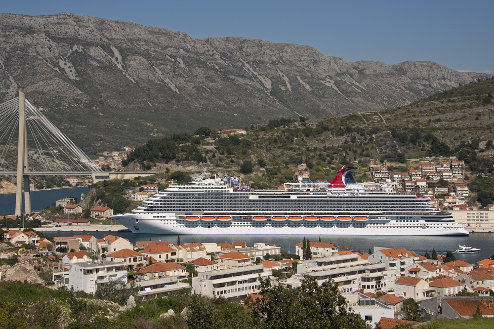 Carnival Horizon