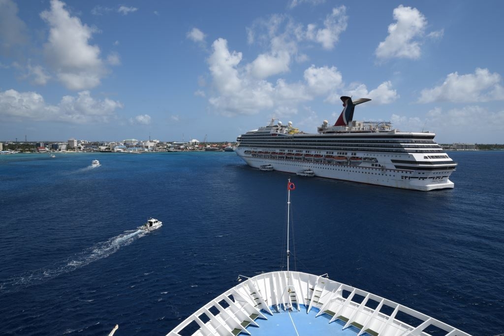 As part of Carnival Cruise Line’s successful return to guest operations, Carnival Paradise and Carnival Sunrise arrived in Grand Cayman, Cayman Islands today, marking the line’s first time back to the port since resuming service.