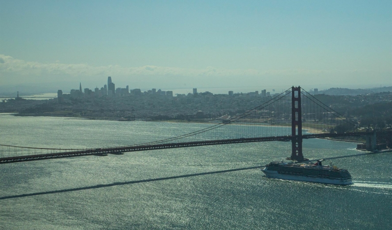 Carnival Miracle Enters Golden Gate Bridge_resized