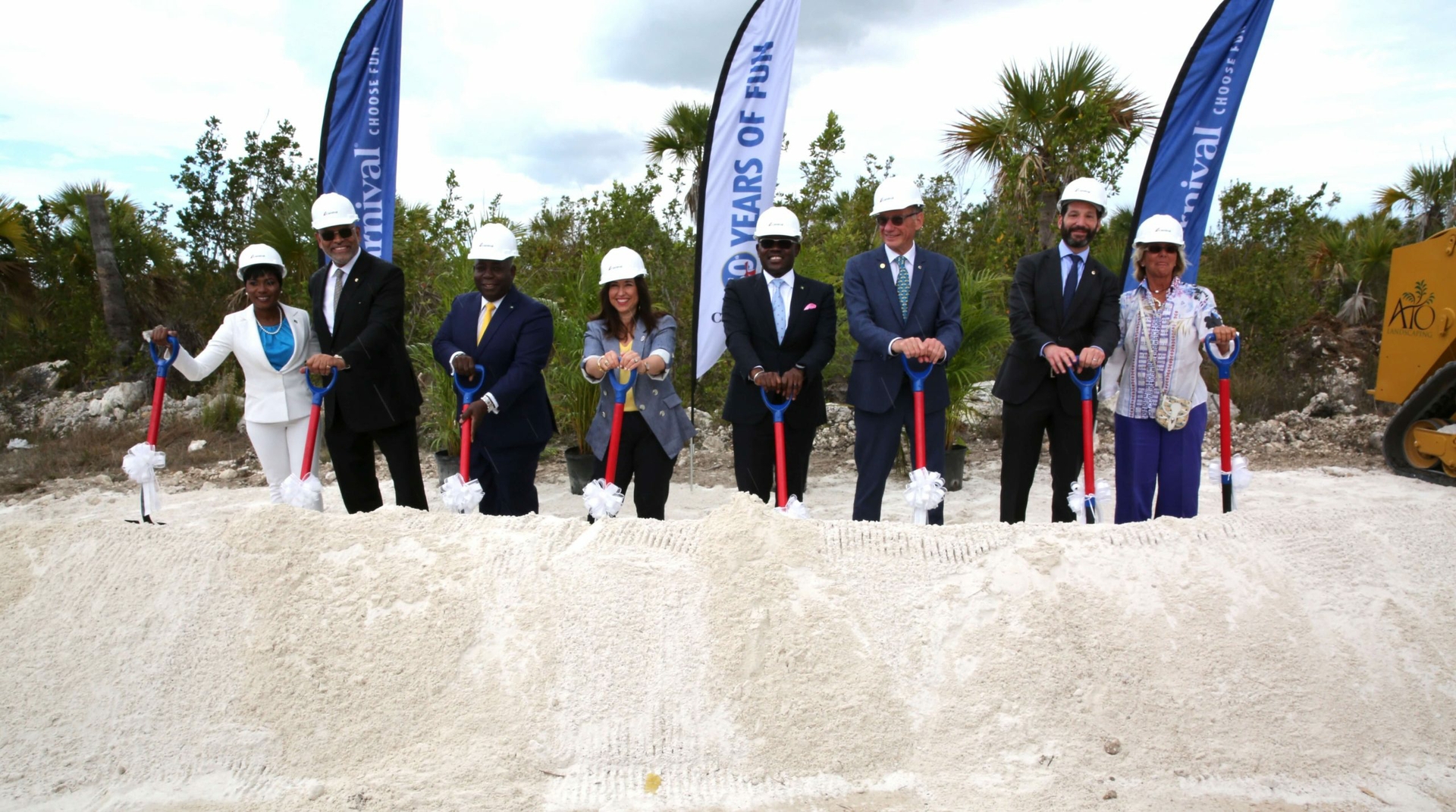 From left to right: Minister for Grand Bahama The Honourable Ginger Moxey, Carnival Corporation President and CEO Arnold Donald, Bahamas Prime Minister The Honourable Philip Davis, Carnival Cruise Line President Christine Duffy, Bahamas Deputy Prime Minister The Honourable I. Chester Cooper, Carnival Corporation Senior Vice President, Port and Destination Development Giora Israel, Carnival Corporation Chief Operations Officer Josh Weinstein, The Grand Bahama Port Authority Acting Chairman Sarah St. Georg