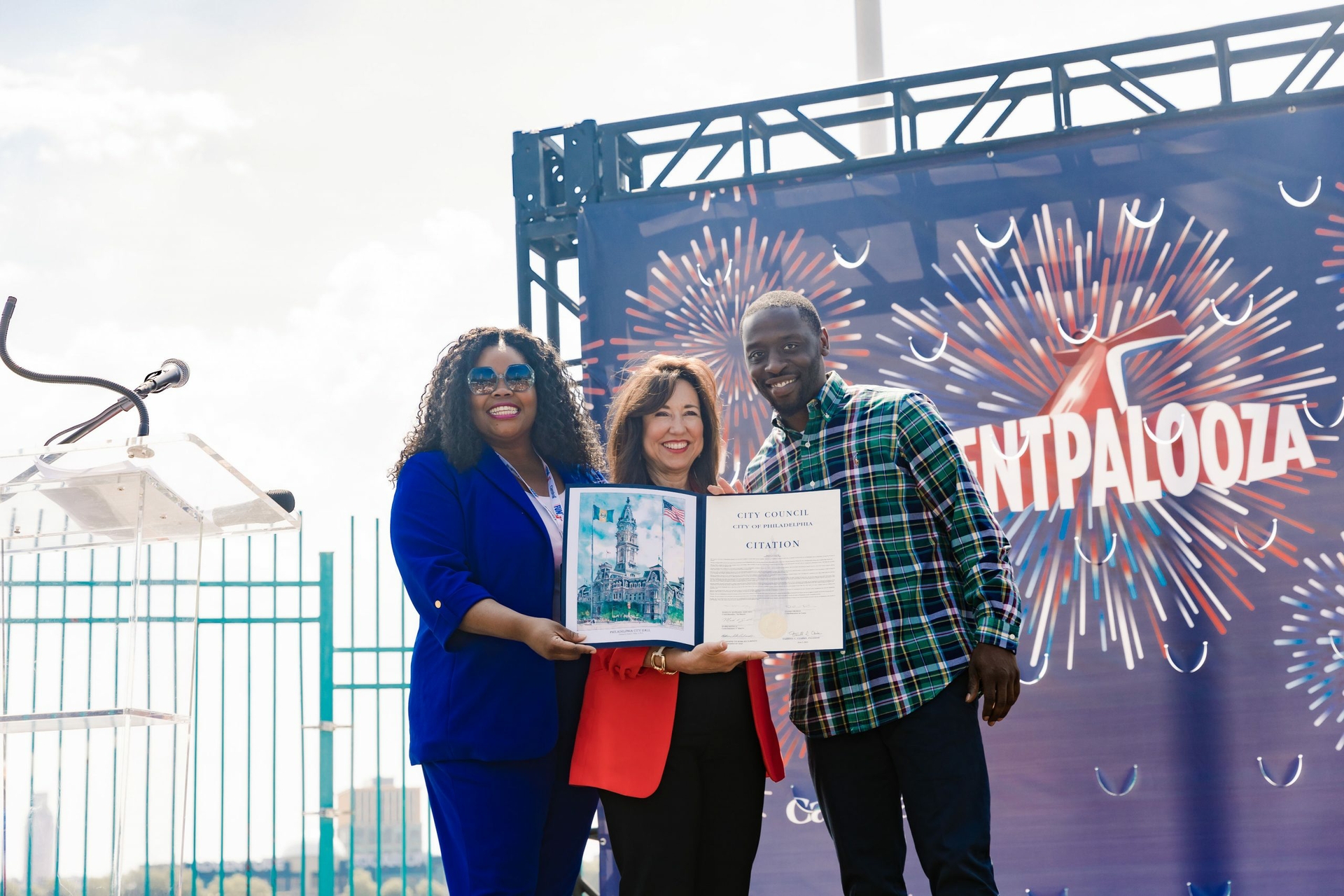 Carnival Cruise Line kicked off its four-city Agentpalooza bus tour with its first stop in Philadelphia to celebrate the line’s 50th Birthday and Carnival President Christine Duffy made a special appearance in her hometown to thank more than 600 travel advisors for their support.