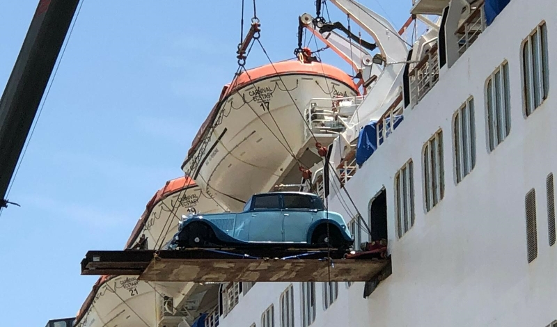 Rolls Royce Saloon Lowered from Carnival Ecstasy