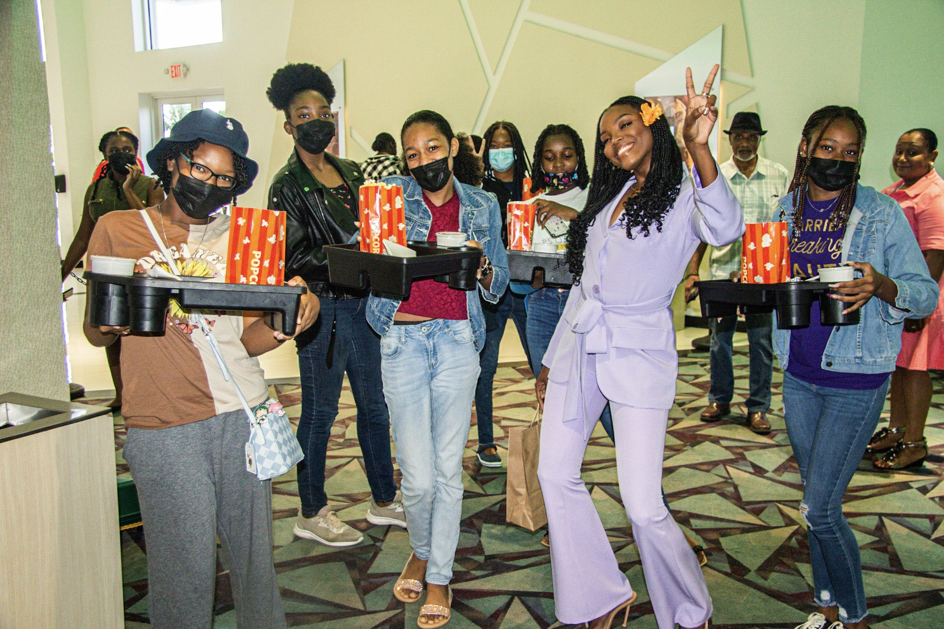 This weekend, Carnival Cruise Line sponsored a special back-to-school event with The Leading Ladies Project and surprised a group of Bahamian high school girls from throughout the Nassau area with tablets to use for the school year ahead.