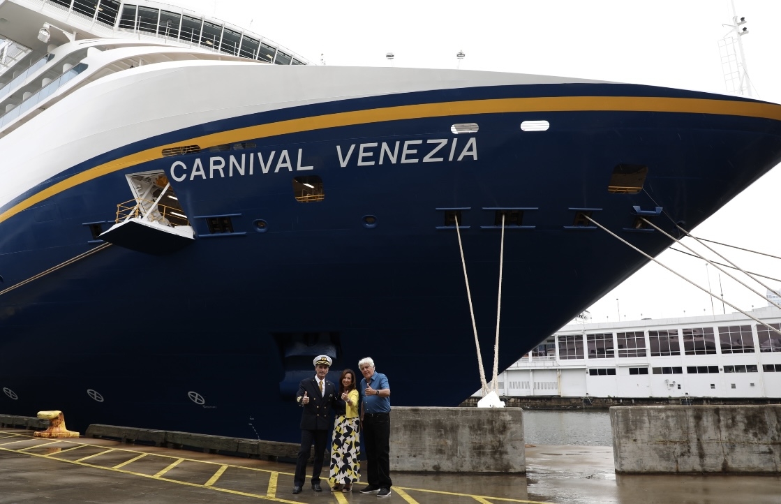 Venezia CD Captain and Jay Leno Bow