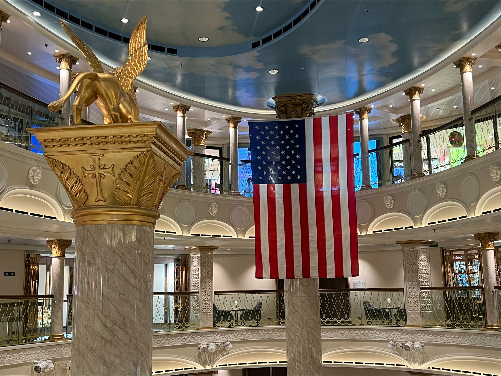 Photo | American Flag in Carnival Venezia Atrium | Carnival Cruise Line, image size:1920x1440