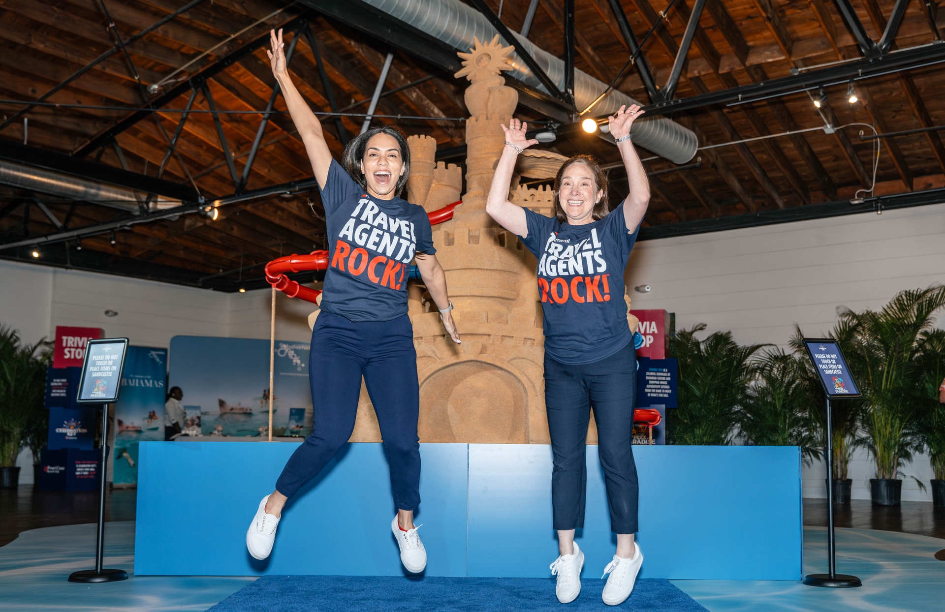 Carnival Cruise Line launches exciting WAVE promotion for travel agents as part of Travel Agents Rocks! program