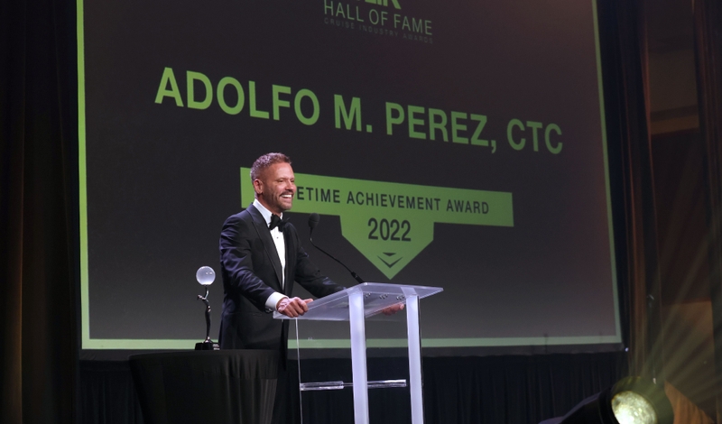 Adolfo Perez accepts CLIA Hall of Fame Lifetime Achievement Award