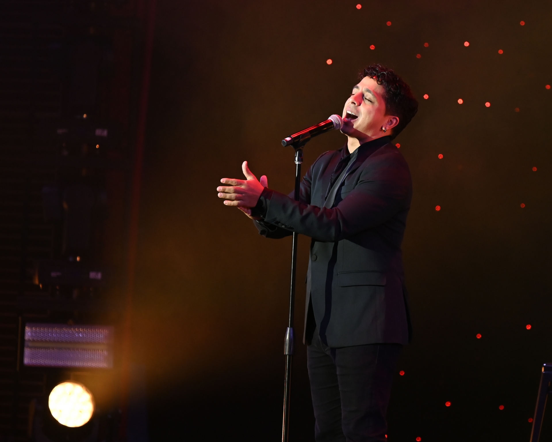 Omar Cardona performing as part of Carnival Live series