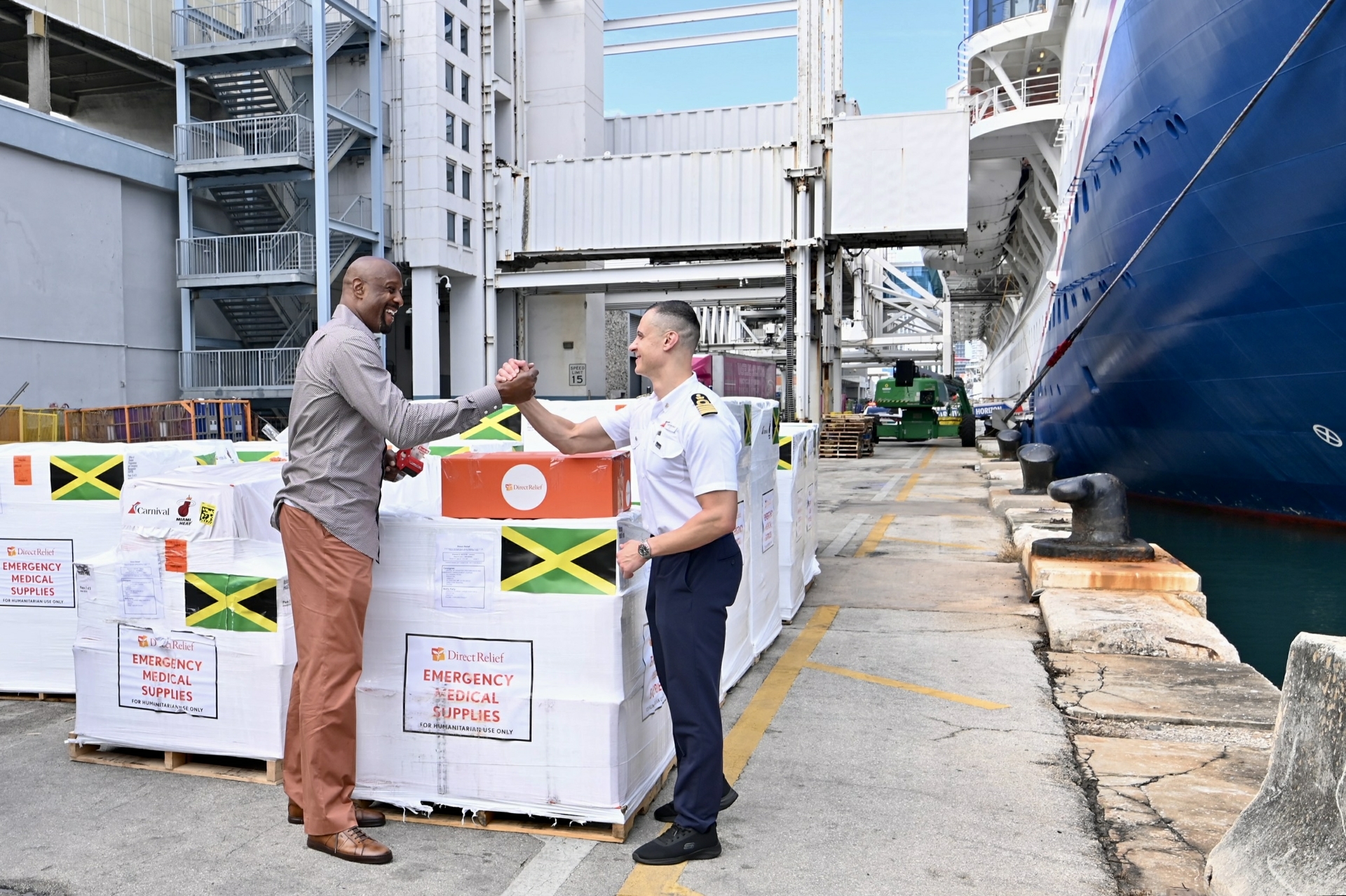 Carnival Horizon Captain Niccolo De Ranieri unites with Miami HEAT Legend Alonzo Mourning