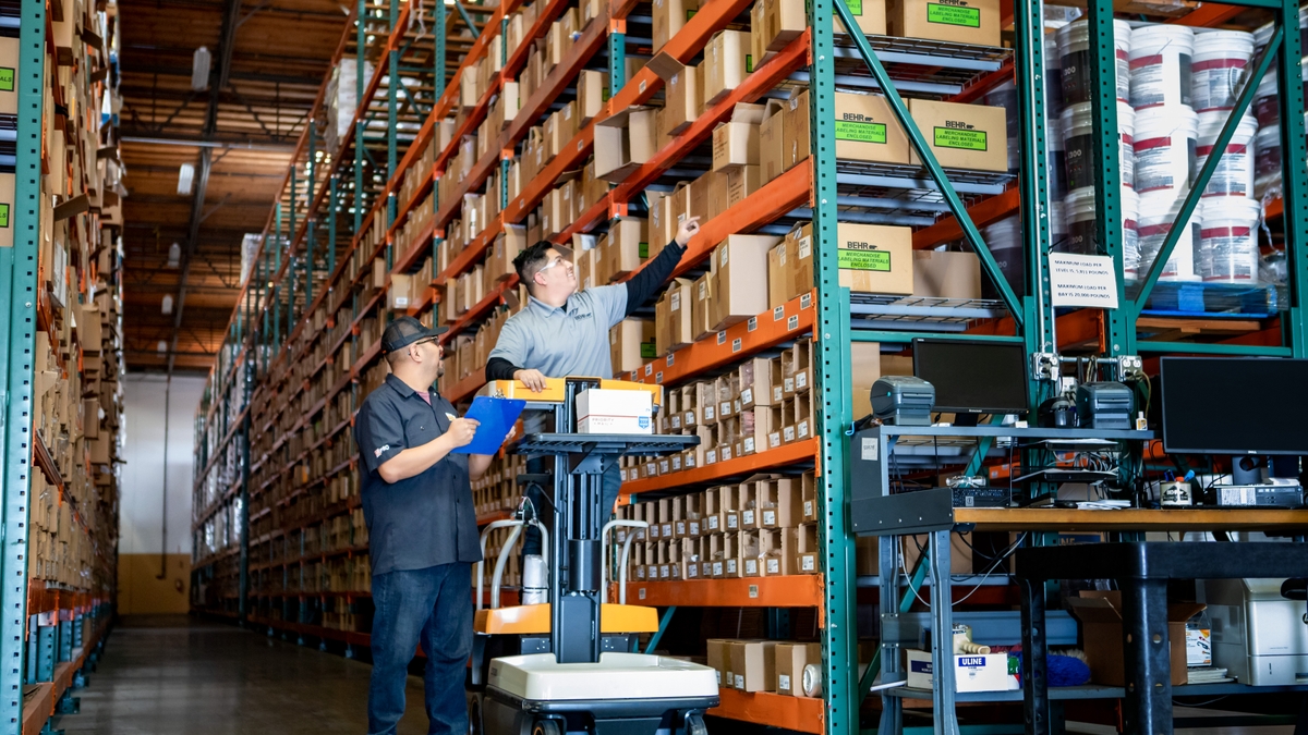 PENCILBOX_BEHR_COMPANYCULTURESHOOTDAY2_STANDARD_1841 1