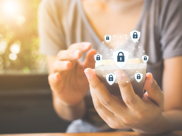 Using mobile payment apps? Read these 5 fraud prevention tips. thumbnail