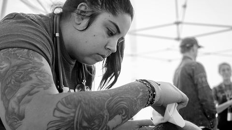 gallery-bw-street-medicine-7