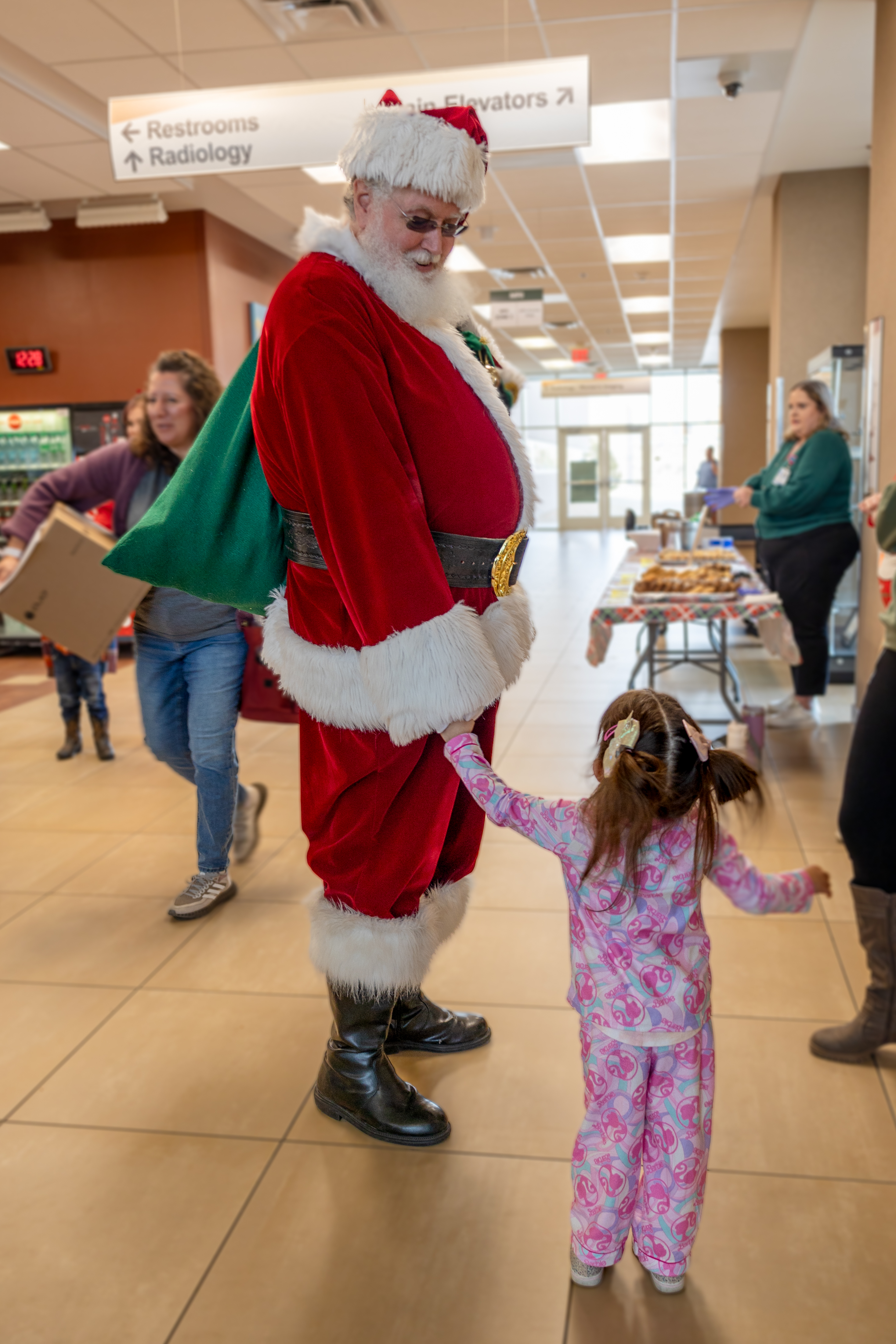 2024_12_19_24_srmc_flying-santa_photos-01