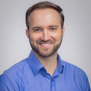Aaron Skiles Headshot