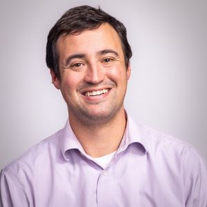 Dr. Alex Deradke
