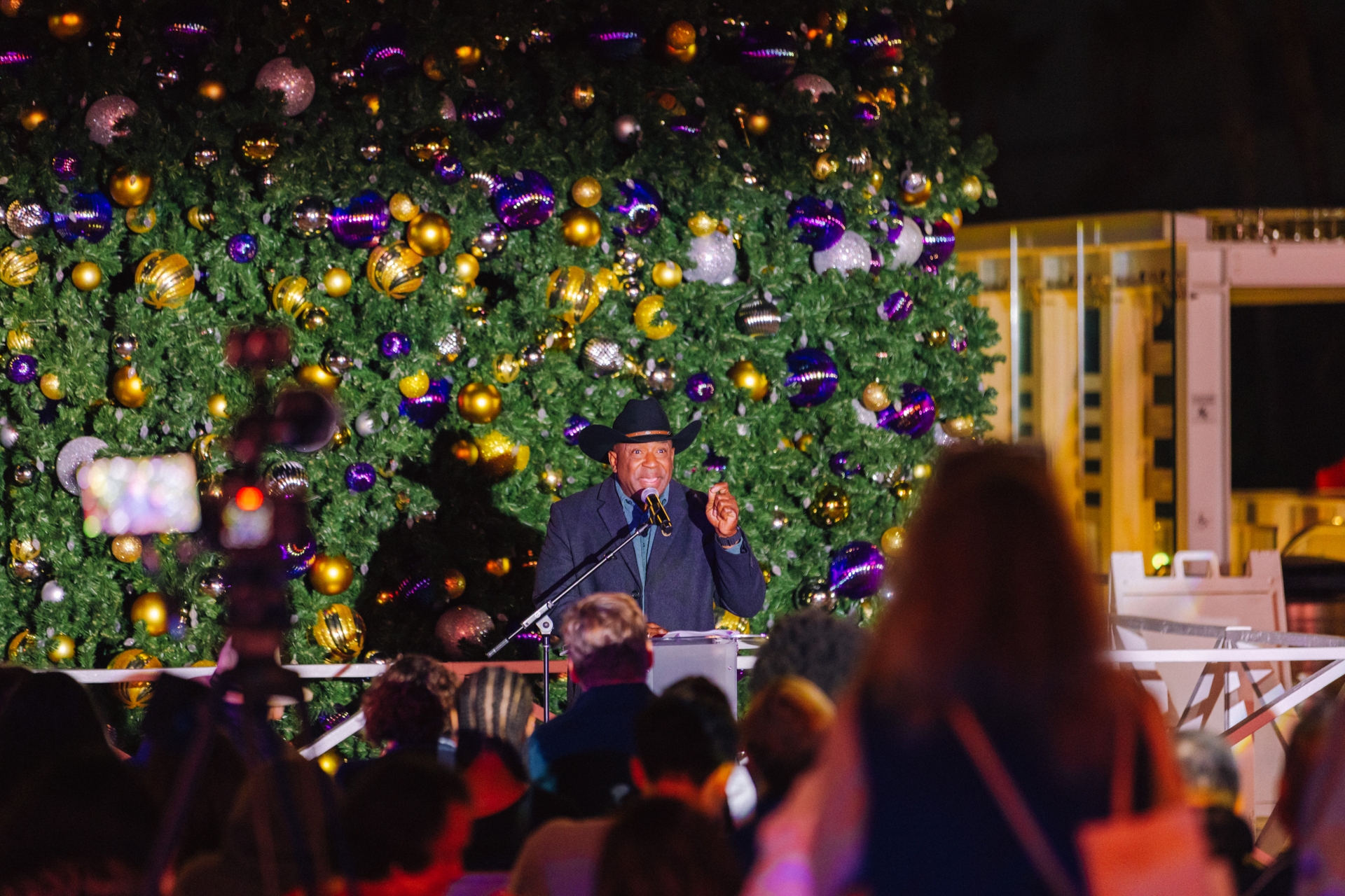 L.A. County Tree Lighting Ceremony - Photo by Will Yang - 8