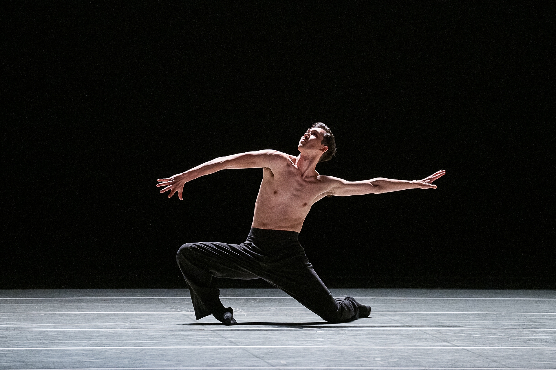 AAADTs Jesse Obremski in Medhi Walerskis Blink of an Eye. Photo by Christopher Duggan_294