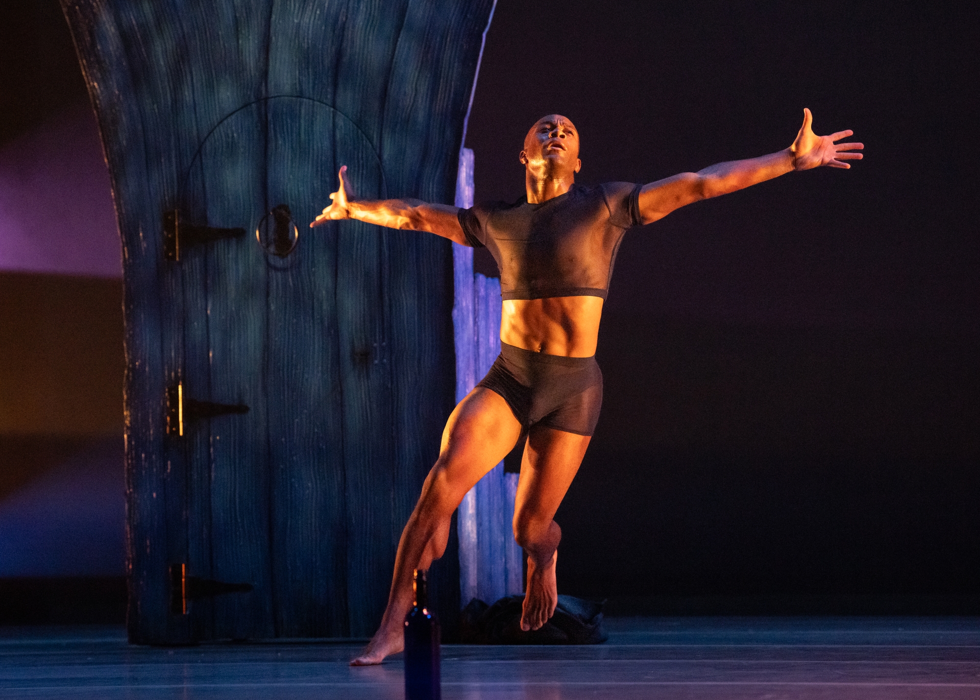 AAADTs Xavier Mack in The Holy Blues by Jawole Willa Jo Zollar Samantha Figgins and Chalvar Monteiro. Photo by Steven Pisano_0677