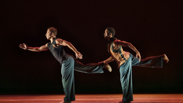 AAADTs Patrick Coker and Shawn Cusseaux in Matthew Neenans Difference Between. Photo by Paul Kolnik_83