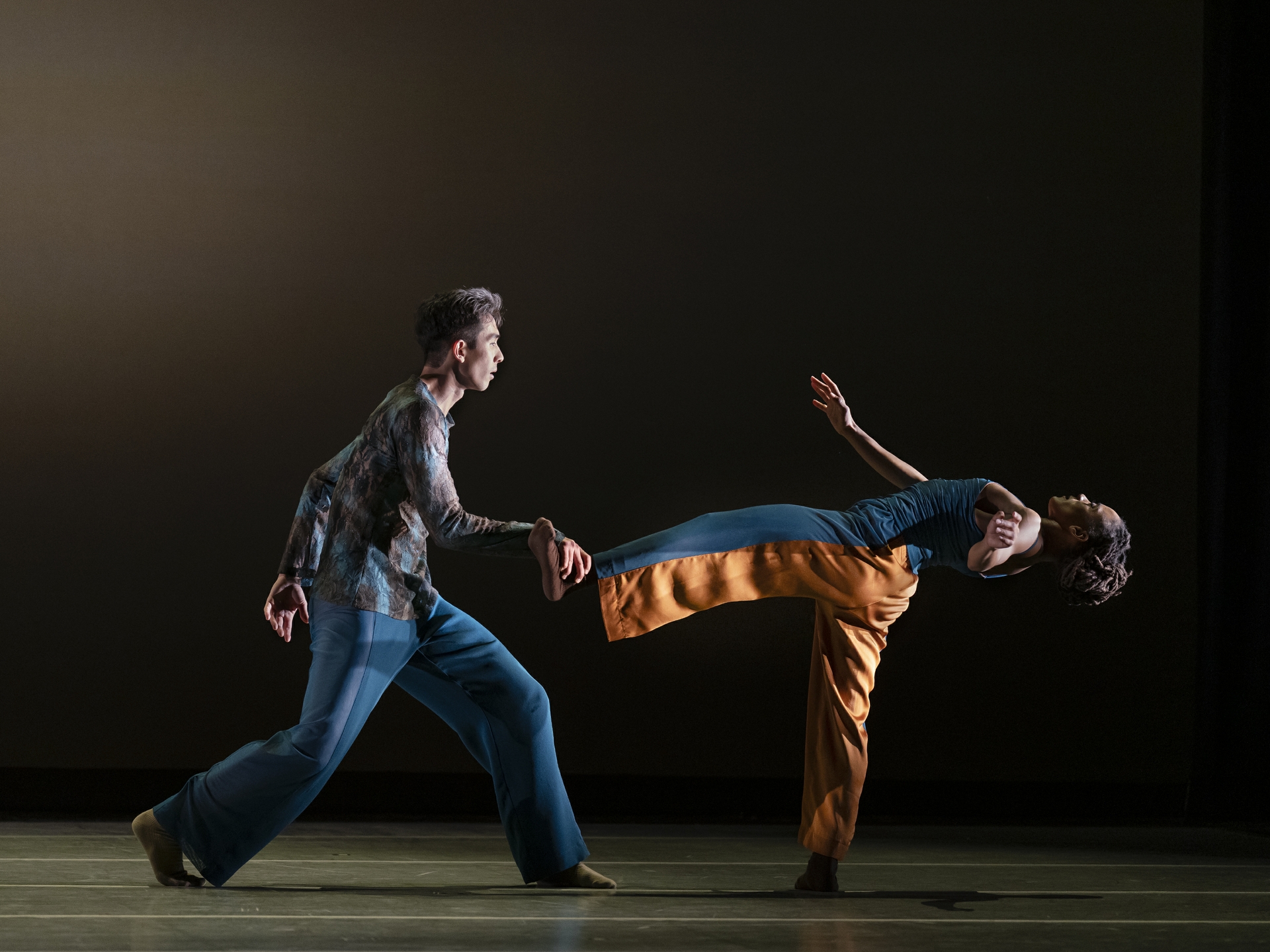 AAADTs Jesse Obremski and Jacquelin Harris in Matthew Neenans Difference Between. Photo by Paul Kolnik_129