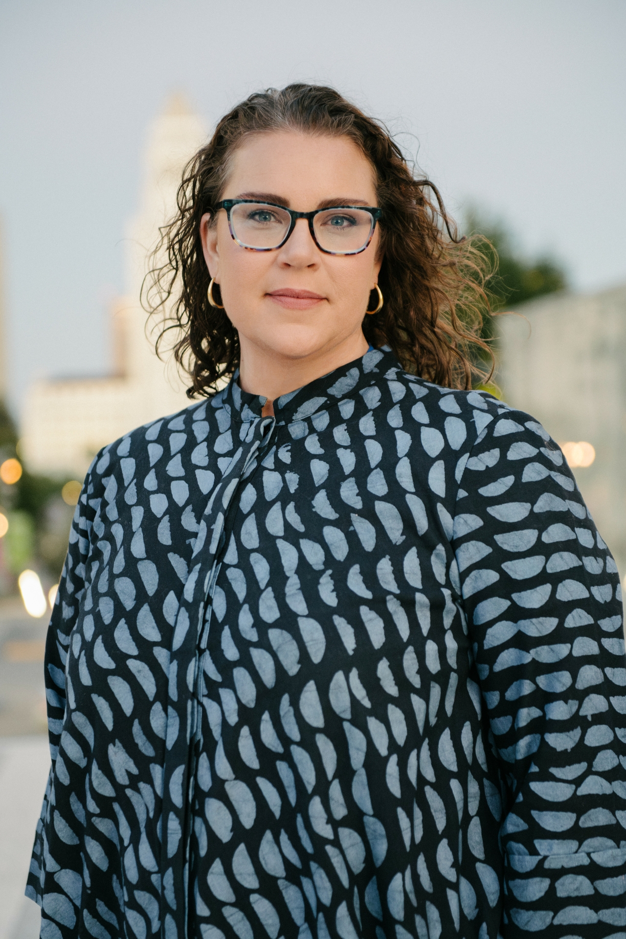 Julia Diamond Headshot