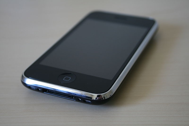 800px-Hook s iPhone front