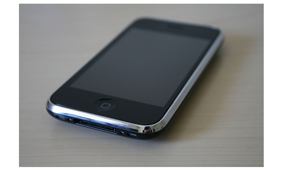 800px-Hook s iPhone front