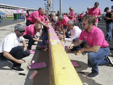 Pink returns as color of preference at host CMS track 