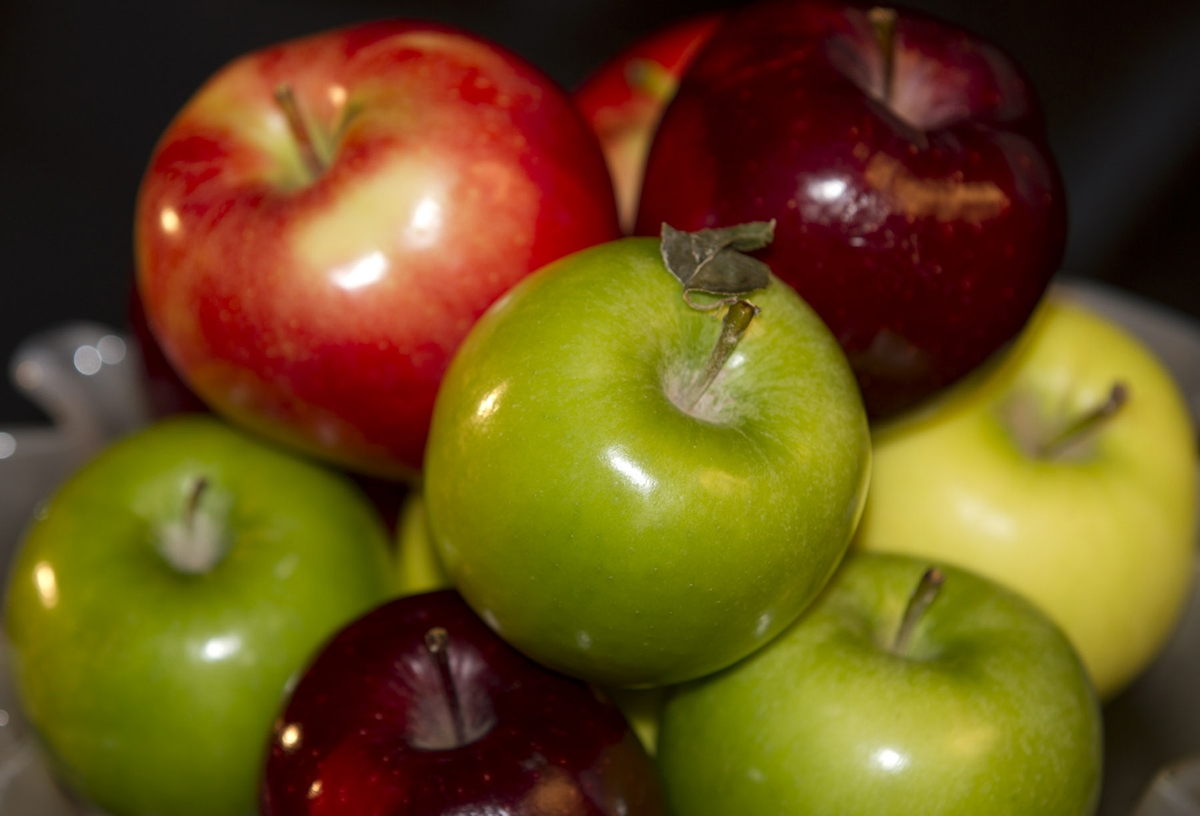 Apples - 4 types above in bowl