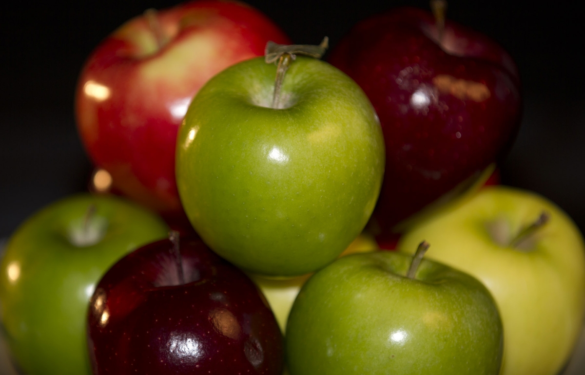 Apples - 4 types med