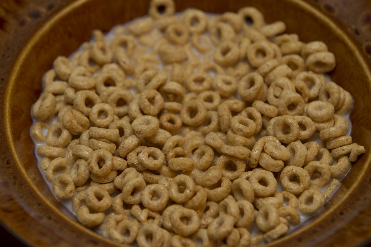 Cereal in bowl close up horizontal