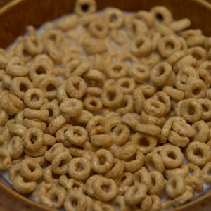 Cereal in bowl close up horizontal