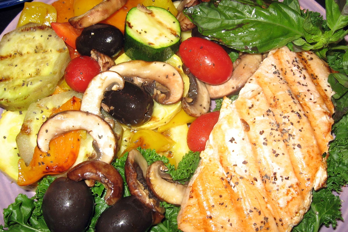 Veggies & Salmon - grilled